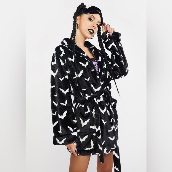 Bat Behavior Robe - Picture 2 of 3